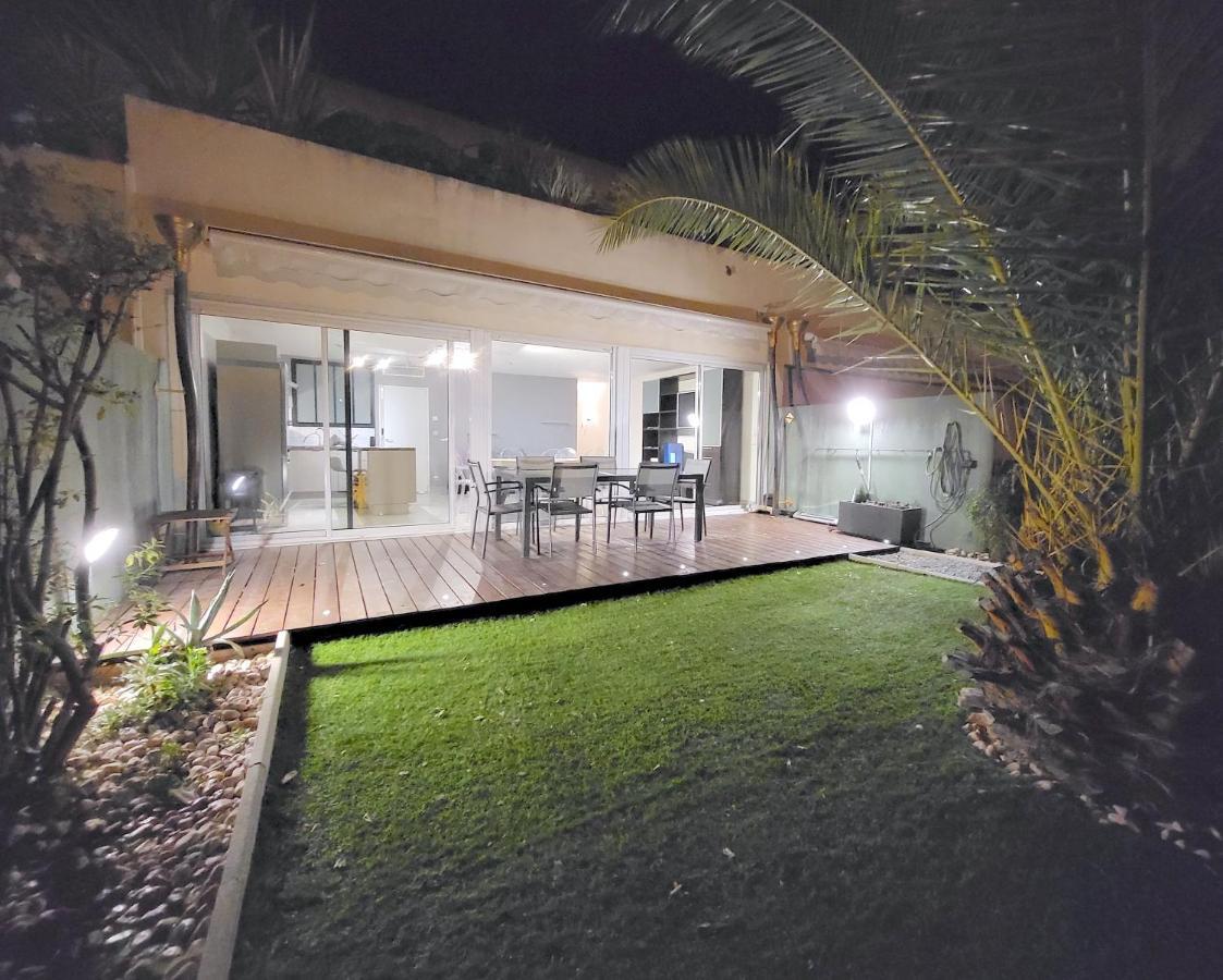 - Premium Jardin, Piscine Et Garage Apartment